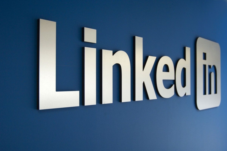 Imagem de Ilegalmente, LinkedIn enviou anúncios para 18 milhões de contas do Facebook no tecmundo