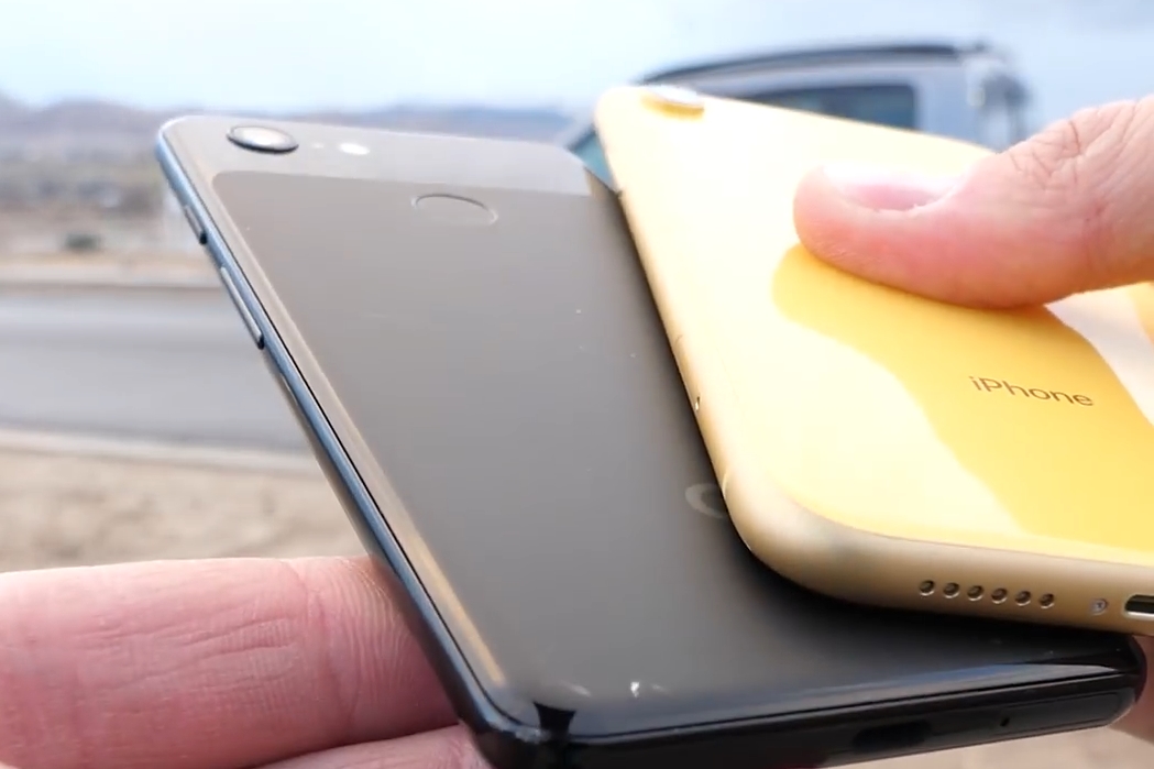 Imagem de iPhone XR ou Pixel 3: quem é mais resistente a quedas? no tecmundo