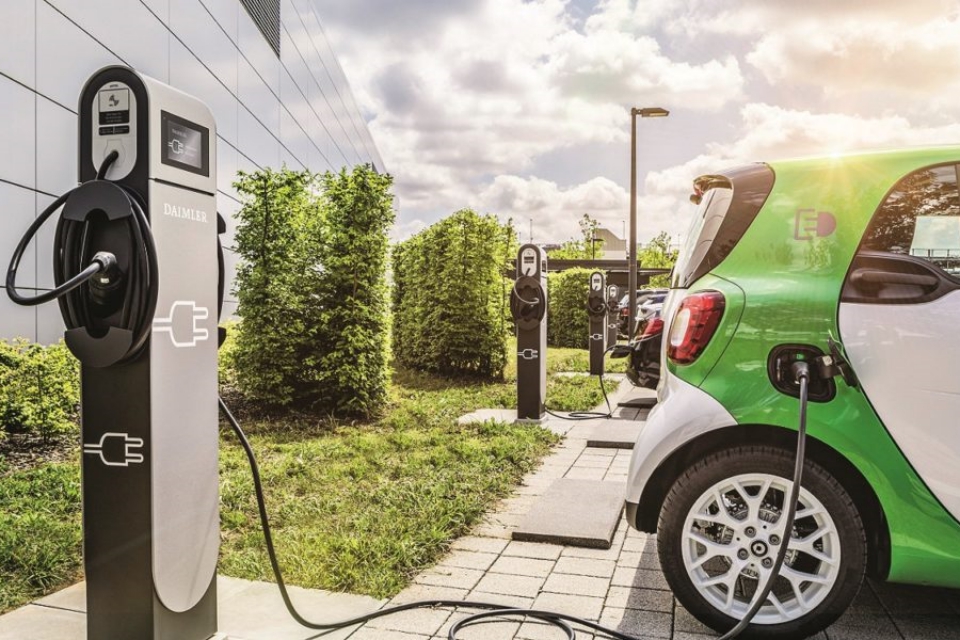 Imagem de Porsche e BMW lançam carregadores ultrarrápidos para carros elétricos no tecmundo