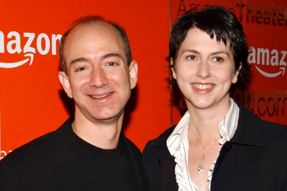 Imagem de Jeff Bezos anuncia divórcio — e isso pode mudar muitas coisas na Amazon no tecmundo