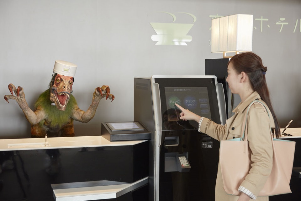 Imagem de Após gafes e falhas, hotel japonês dispensa metade dos empregados robôs no tecmundo