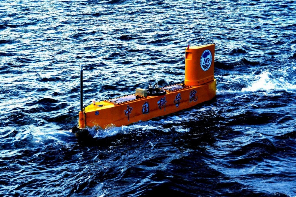 Imagem de China lança embarcação capaz de lançar foguetes, mas não é para combate no tecmundo
