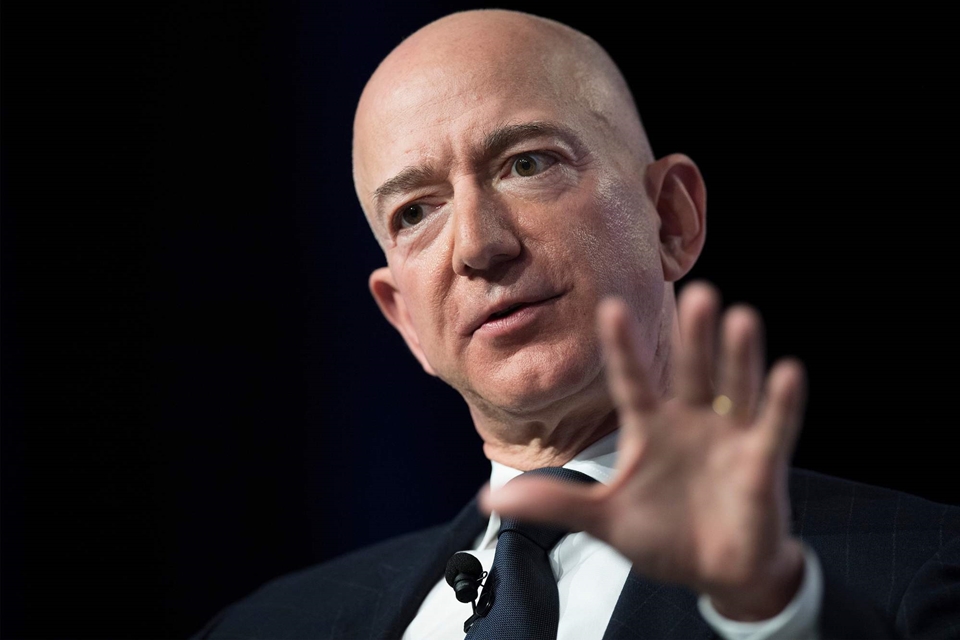 Imagem de Jeff Bezos acusa jornal aliado de Trump de usar nudes para chantageá-lo no tecmundo