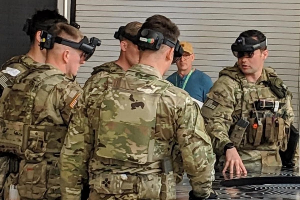 Imagem de Veja o visual e como funcionam os HoloLens de uso militar no tecmundo