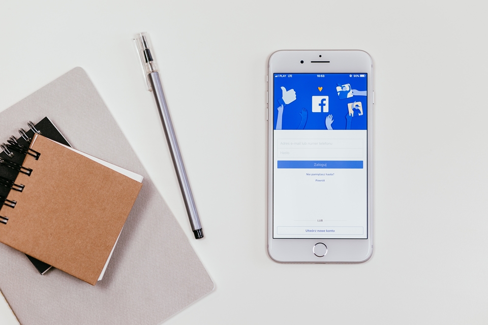 Imagem de Facebook anuncia ferramentas para reduzir "conteúdo problemático" de grupos no tecmundo