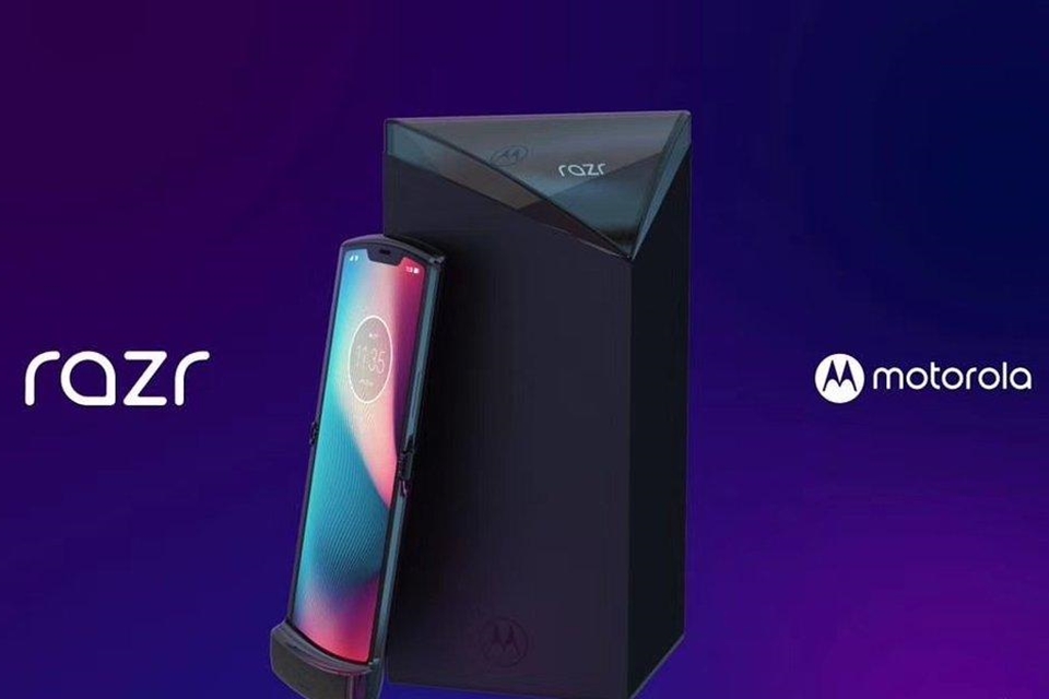 Imagem de Suposto Motorola Razr V4 dobrável aparece em imagens com caixa e acessórios no tecmundo