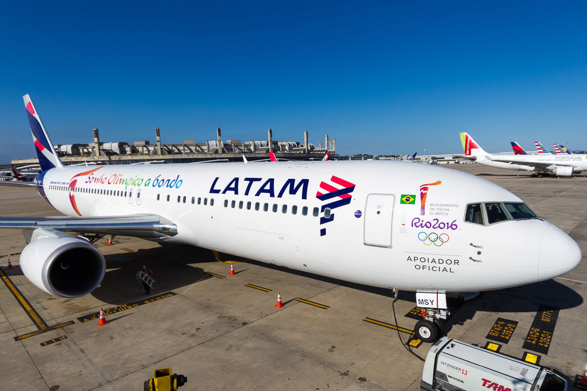 Imagem de Falha em sistema de avião LATAM deixa hackers roubarem dados sigilosos no tecmundo